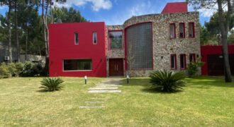 Casa en Pinamar en Venta, Barrio La Herradura.