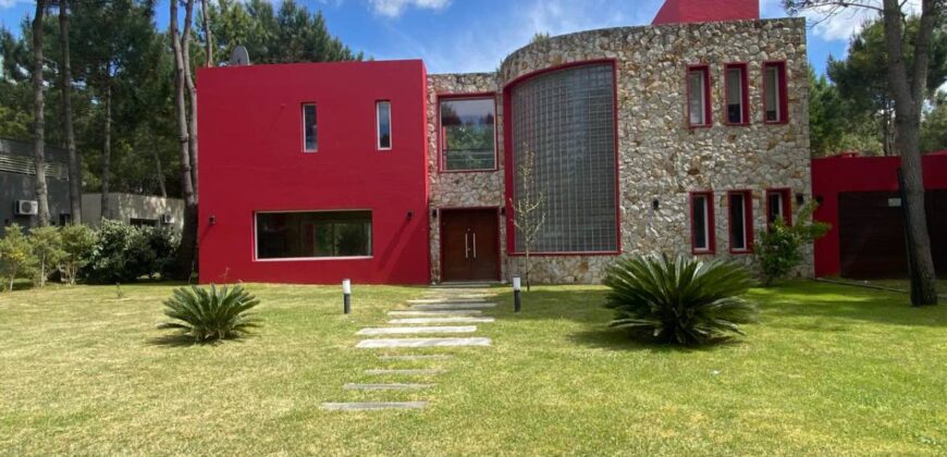 Casa en Pinamar en Venta, Barrio La Herradura.