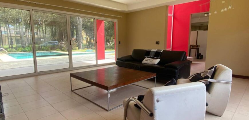 Casa en Pinamar en Venta, Barrio La Herradura.
