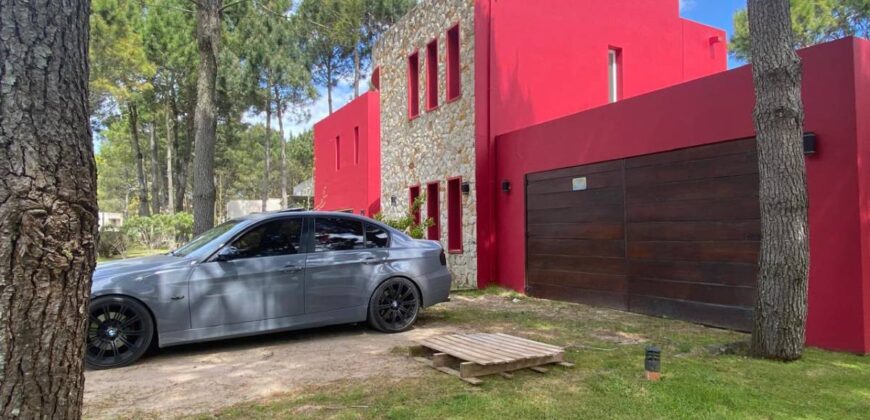 Casa en Pinamar en Venta, Barrio La Herradura.