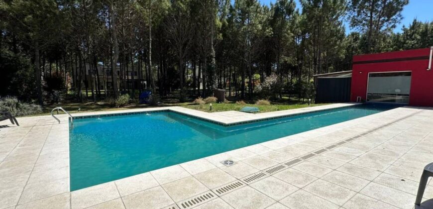 Casa en Pinamar en Venta, Barrio La Herradura.