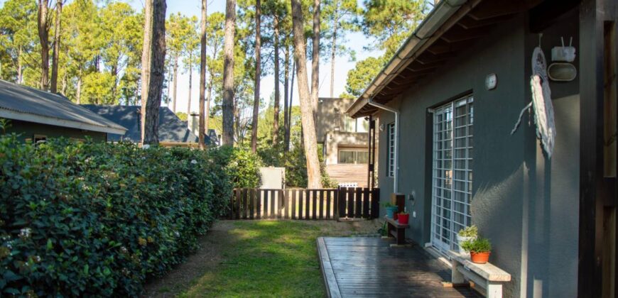 Casa y Departamento en Pinamar en Venta, Barrio Nayades