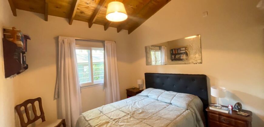 Casa y Departamento en Pinamar en Venta, Barrio Nayades