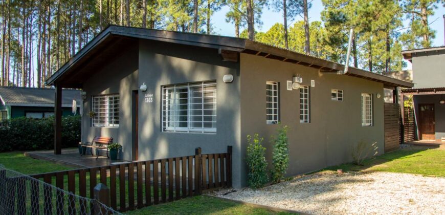 Casa y Departamento en Pinamar en Venta, Barrio Nayades