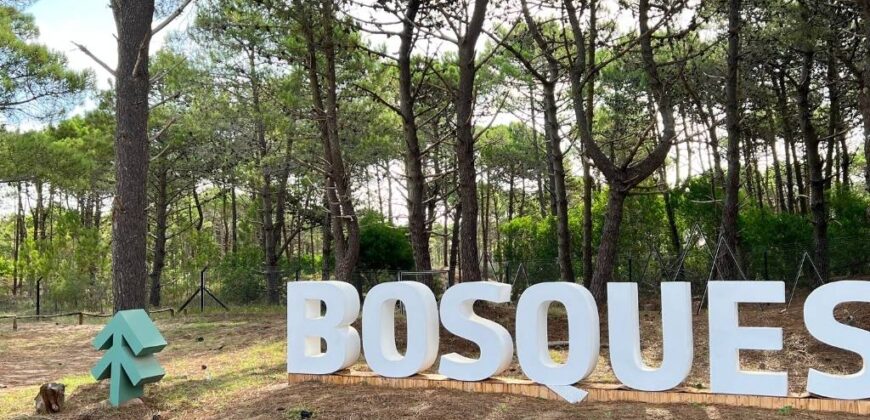 Lote en Barrio Bosques en venta. Pinamar Norte.