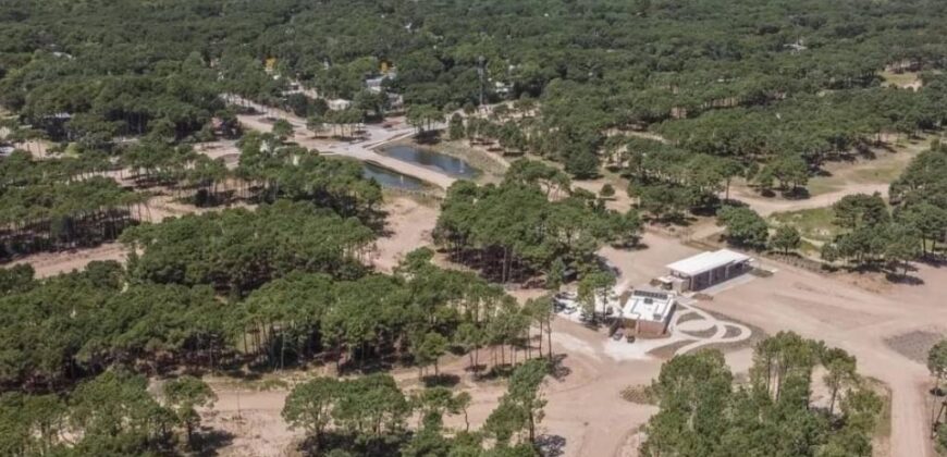 Lote en Barrio Bosques en venta. Pinamar Norte.