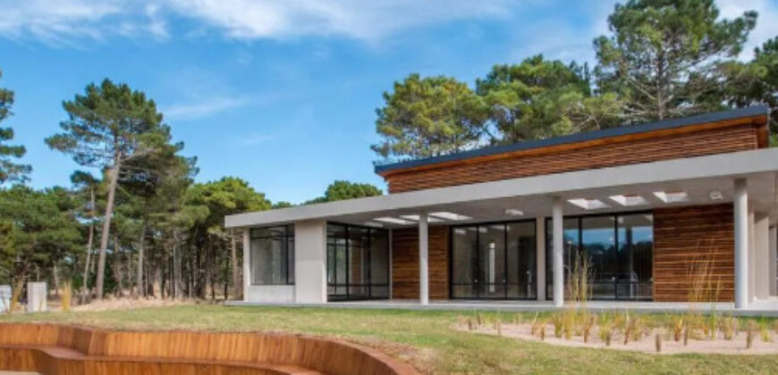 Lote en Barrio Pioneros Pinamar en Venta